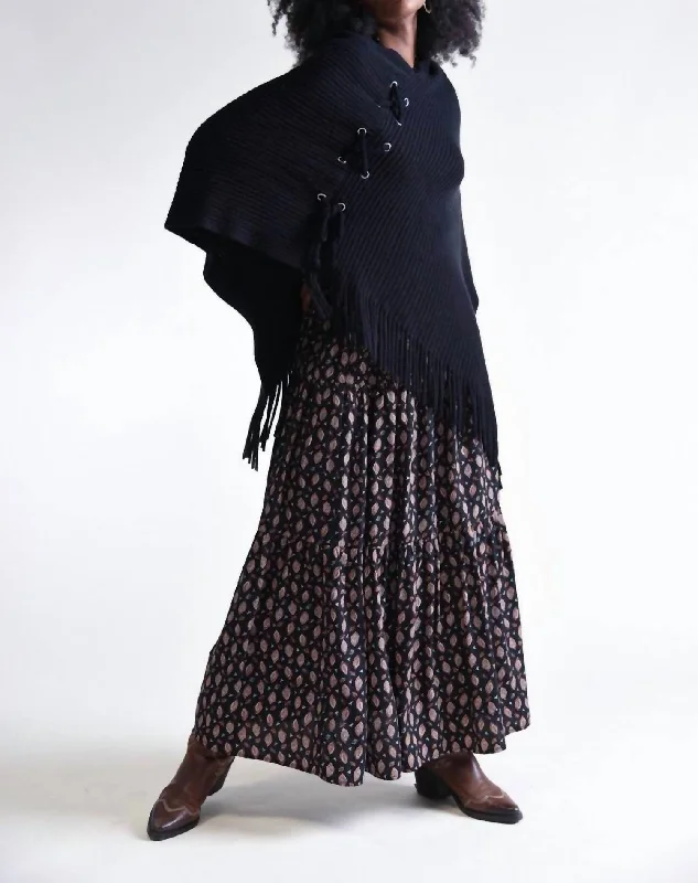 V-Neck Knitted Poncho In Black