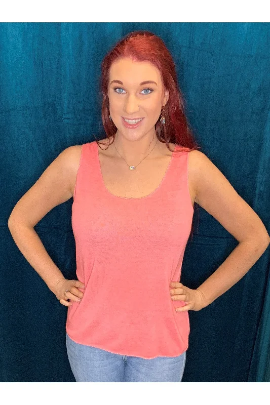 Tempo Basic Scoop Neck Tank In Lipstick